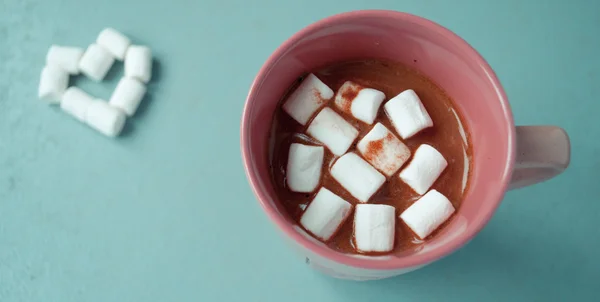 Cacau com marshmallows e coração — Fotografia de Stock