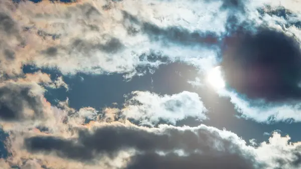 Güneş bulutların arkasına