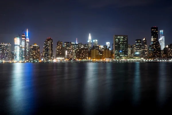 New York City skyline natt — Stockfoto