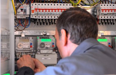 Elektrik sayacı ekipman teftiş elektrikçi Oluşturucusu mühendisi 