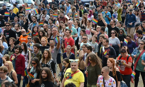 1000 Menschen nahmen an der Pariser Gay Pride Parade teil — Stockfoto