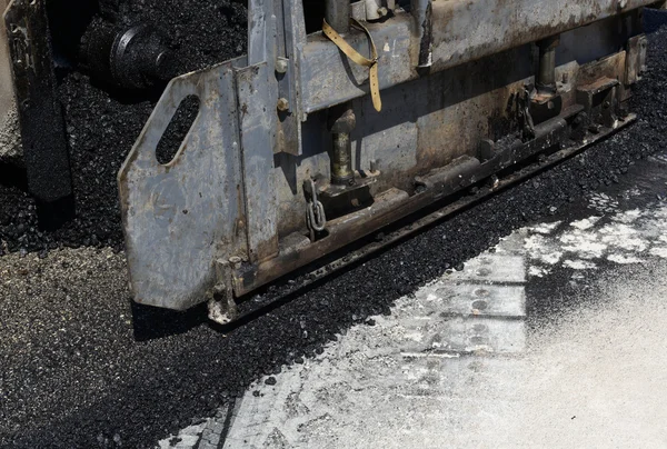 新しいアスファルト道路の水平拡大 — ストック写真