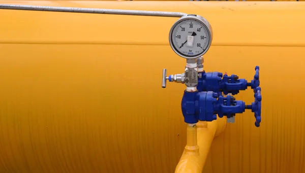 Lagring av gas och pipeline i Ihtiman, Bulgarien ot den 13 oktober, 2015 — Stockfoto