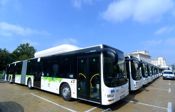 Novo ônibus urbano moderno em Sófia, Bulgária 26 de agosto de 2014 — Fotografia de Stock