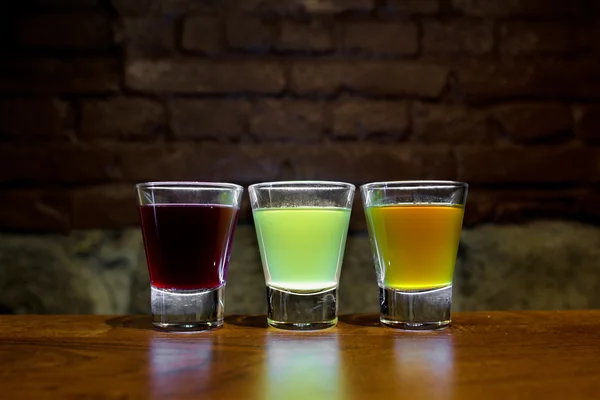 Çekim bar üzerinde renkli ağaç.