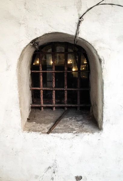 Hapishane penceresinde