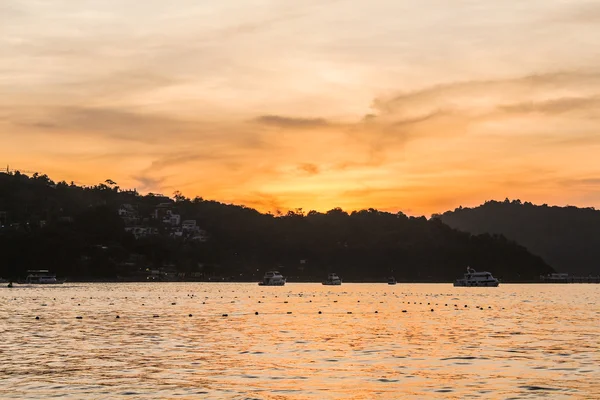 denizde gün batımı