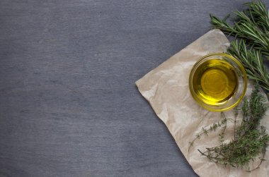 Bazı bitki ve zeytin yağı