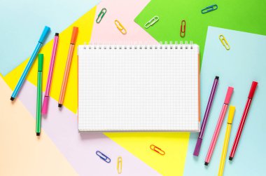 Konsept geçmişi üzerine çalış. Kopyalama alanı ile renk arkaplanı ve kalemler kopyala