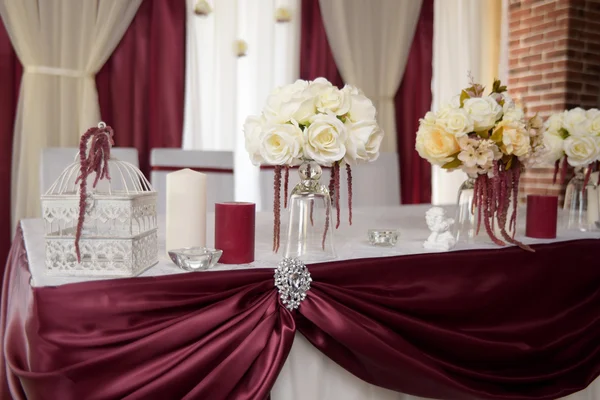 Decoração de casamento, cor Marsala . — Fotografia de Stock