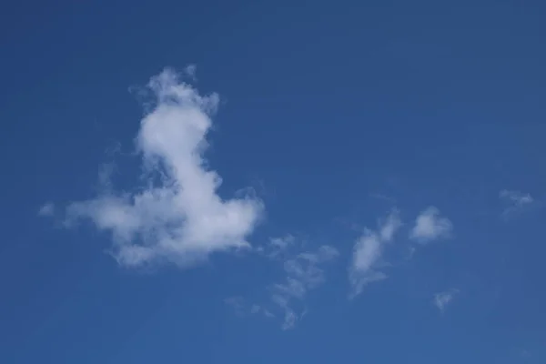 Nuvens Fundo Azul Com Nuvens Brancas — Fotografia de Stock