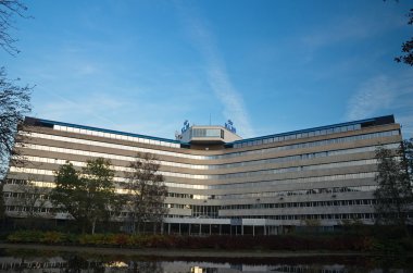 Arkadan görünüşü Klm Genel Müdürlük Binası