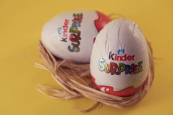 Türku Finnland Februar 2021 Kinder Überraschen Schokoladeneier Mit Einem Spielzeug Stockbild