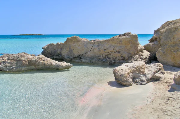 Paradicsom trópusi strand az ünnepi szezonban turisták nélkül. — Stock Fotó