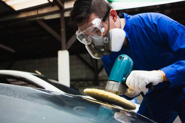 Unternehmer Geschäftsmann Kleinunternehmer Lackiererei Autowerkstatt — Stockfoto