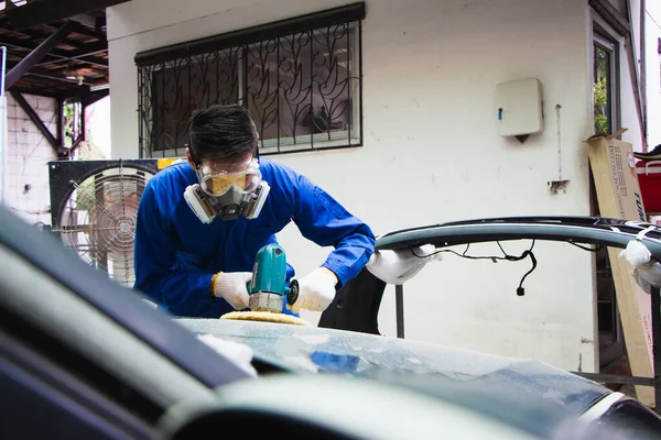 Unternehmer Geschäftsmann Kleinunternehmer Lackiererei Autowerkstatt — Stockfoto