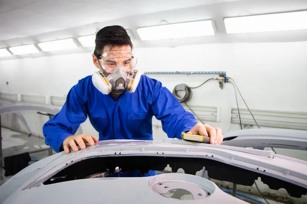 Unternehmer Geschäftsmann Kleinunternehmer Lackiererei Autowerkstatt — Stockfoto