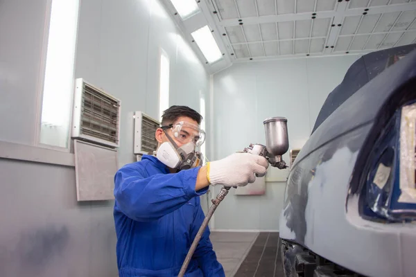 Unternehmer Geschäftsmann Kleinunternehmer Lackiererei Autowerkstatt — Stockfoto