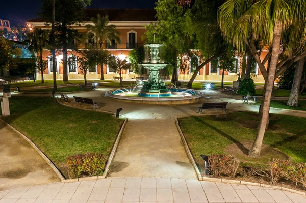 Cour avec la source centrale de la maison Colon à Huelva — Photo