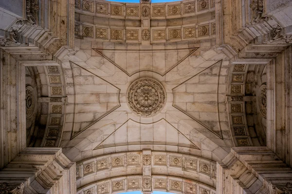 Vue du toit intérieur de l'arche de triomphe à Lisbonne, Portugal — Photo