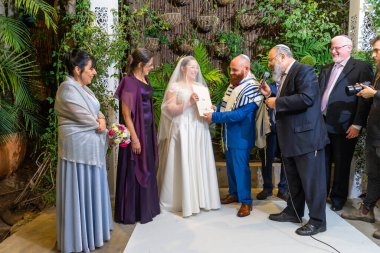 Geleneksel Yahudi Ortodoks hasid düğünü
