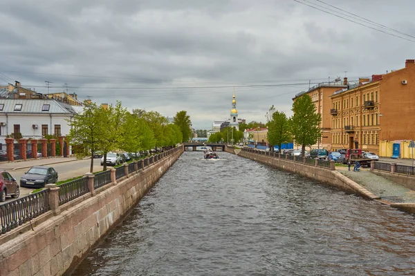 Kanał Rzeczny Łodziami Sankt Petersburgu Hdr Ciężkie Niebo — Zdjęcie stockowe