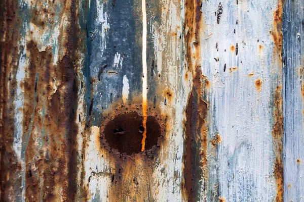 Rode geroest op de muur kleur metalen met planken. achtergrond en textuur voor uw ontwerp. — Stockfoto