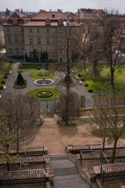 Praag Tsjechië April 2021 Grote Frstenberg Tuin Een Zonnige Voorjaarsmiddag — Stockfoto