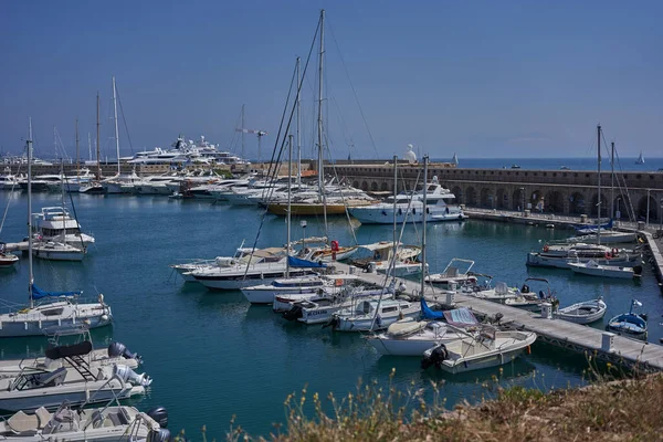 Antibes Francia Junio 2021 Port Vauban Soleada Tarde Primavera —  Fotos de Stock