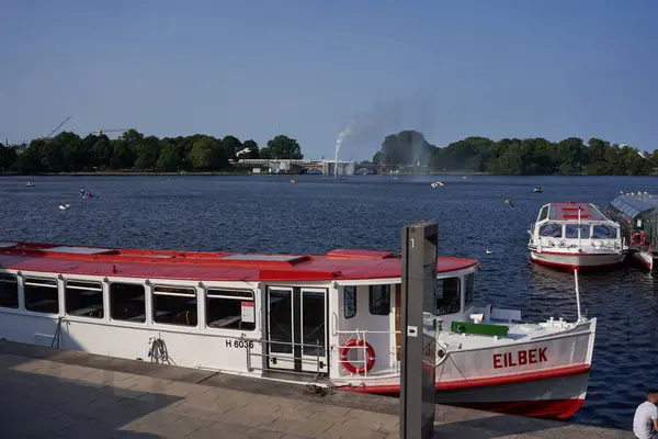 Hamburg Deutschland Juli 2021 Binnenalster Ist Einer Von Zwei Künstlichen — Stockfoto