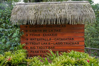  Vara Blanca, Kosta Rika - 14 Kasım 2024 - La Paz Şelale Bahçeleri Doğa Parkı                              