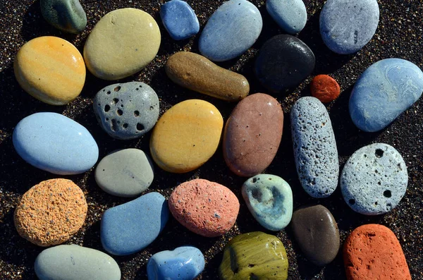 Composición Hermosas Piedras Playa Redondeadas Por Olas —  Fotos de Stock