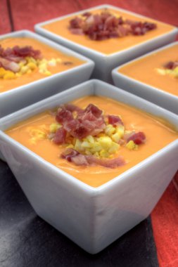 salmorejo tapas dikey