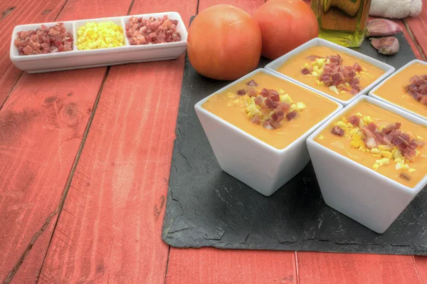 aşağı salmorejo tapas yatay sol