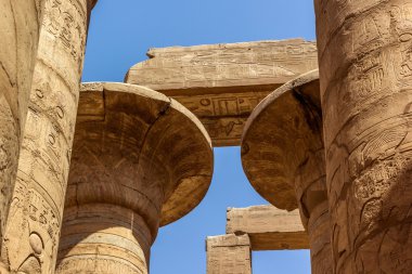 Karnak Tapınağı capitel