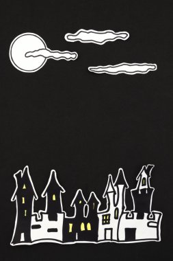 Halloween süslemeleri evleri, ay ve bulutlar