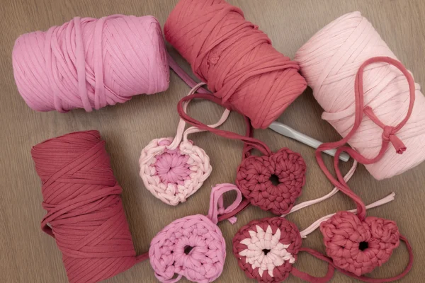 Valentine crochet décorations crochet coeurs — Photo