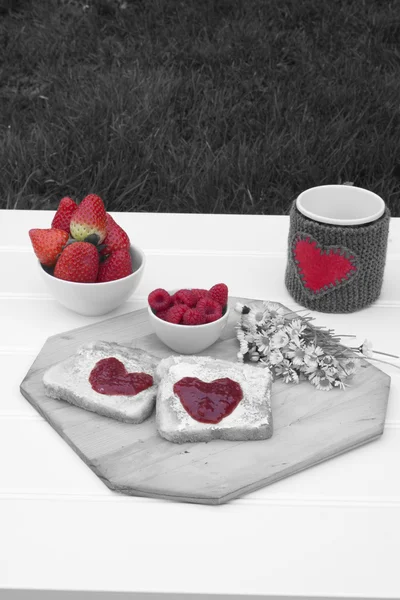 bir bahçede romantik Kahvaltı