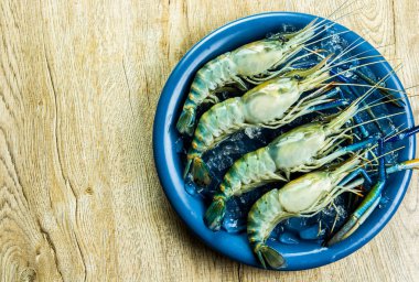 Tabakta çiğ karides, Stüdyo Chiangmai Tayland 'da