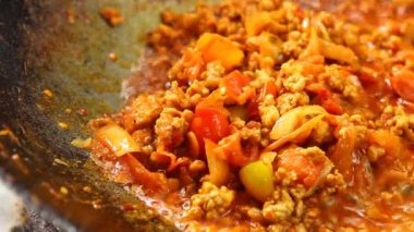 Acı biberli kıyma.