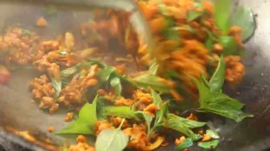 Acı biberli kıyma.