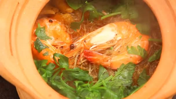 Garnelen Backen Mit Nudeln Topf Thai Berühmtes Essen — Stockvideo