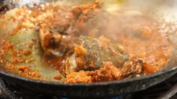 Friggere Pesce Tritato Con Pasta Peperoncino Padella Porta Chiangmai Thailandia — Video Stock