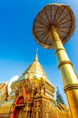 Altın pagoda ne Phra Doi Suthep