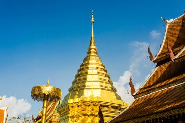 Altın pagoda ne Phra Doi Suthep