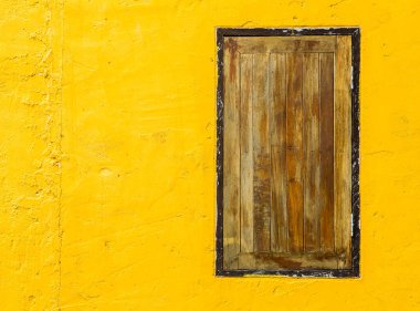 Pastel sarısı arka plan güneş ışığında, dışarıda Chiangmai Tayland.