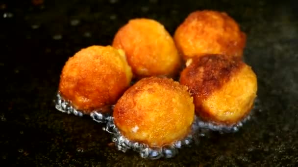 Fritar Bolas Queijo Panela — Vídeo de Stock