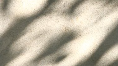 Duvarda gölgeler bırakır, Chiangmai Tayland açıklarında.