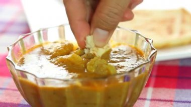 Hint yemeği ve roti ile Kari köri.