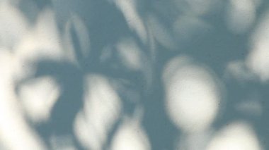 Duvarda gölgeler bırakır, Chiangmai Tayland açıklarında.